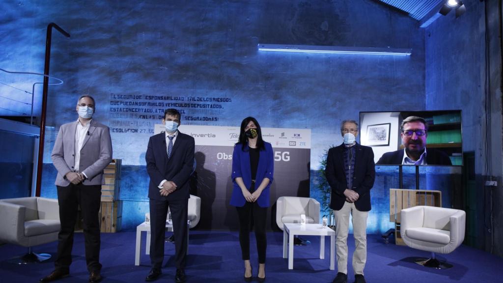 Participantes de la mesa 'Aplicaciones del 5G y nuevos usos tras la Covid-19' del Observatorio 5G EL ESPAÑOL e Invertia.