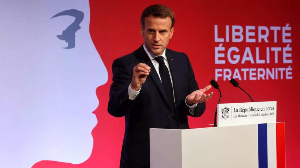 El presidente de Francia, Emmanuel Macron, en Les Mureaux.