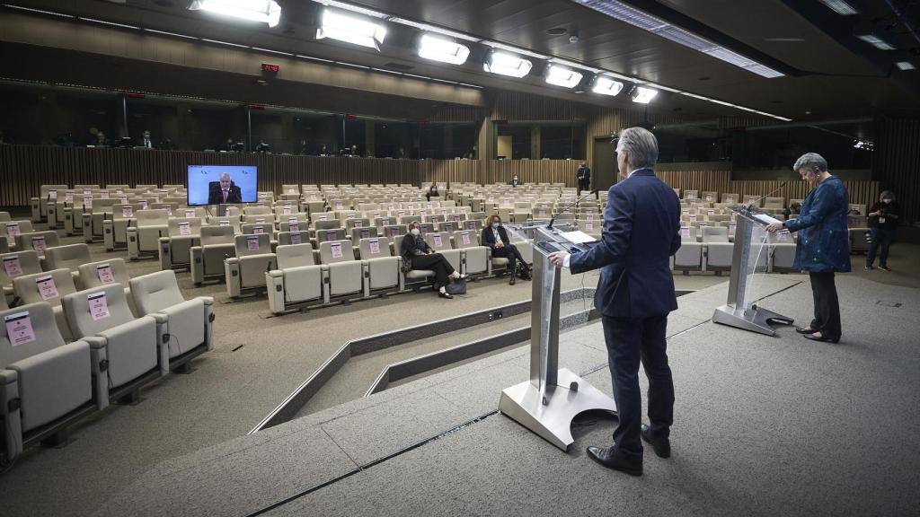 La sala de prensa vacía durante la rueda de prensa virtual de este viernes