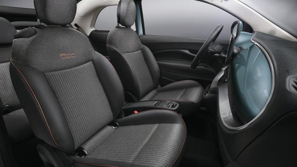 El Fiat 500 tiene una configuración de cuatro plazas.