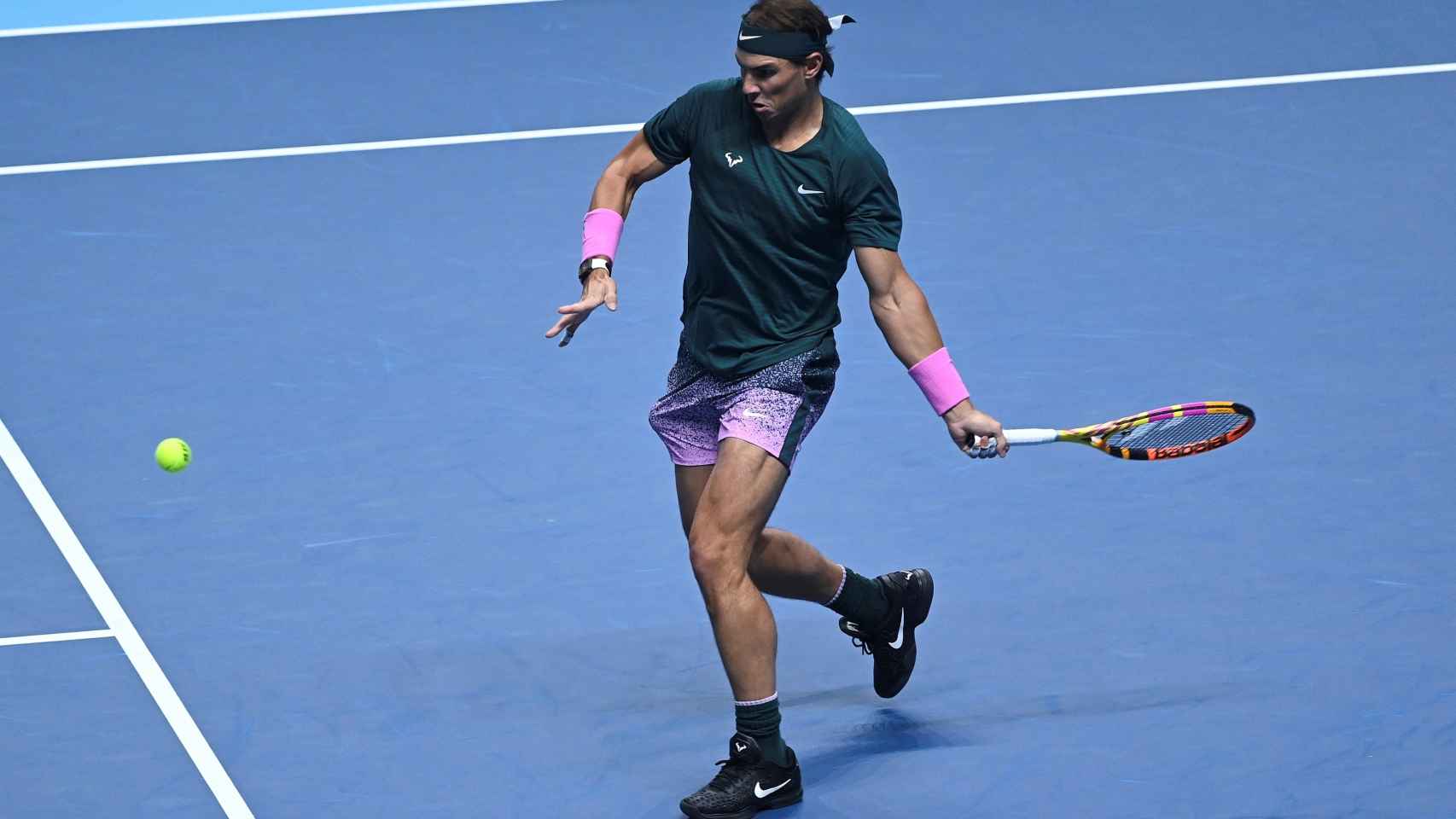 Nadal ejecuta una derecha frente a Rublev en las ATP Finals