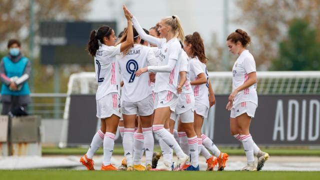 Las jugadoras del Real Madrid Femenino celebran el gol de Marta Cardona ante el Athletic. Twitter (@realmadridfem)