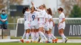 Las jugadoras del Real Madrid Femenino celebran el gol de Marta Cardona ante el Athletic. Twitter (@realmadridfem)