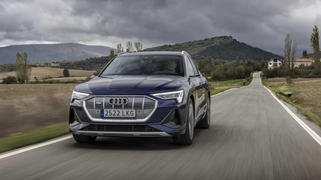 Este nuevo coche eléctrico tiene un sistema de gestión de la energía mejorado.