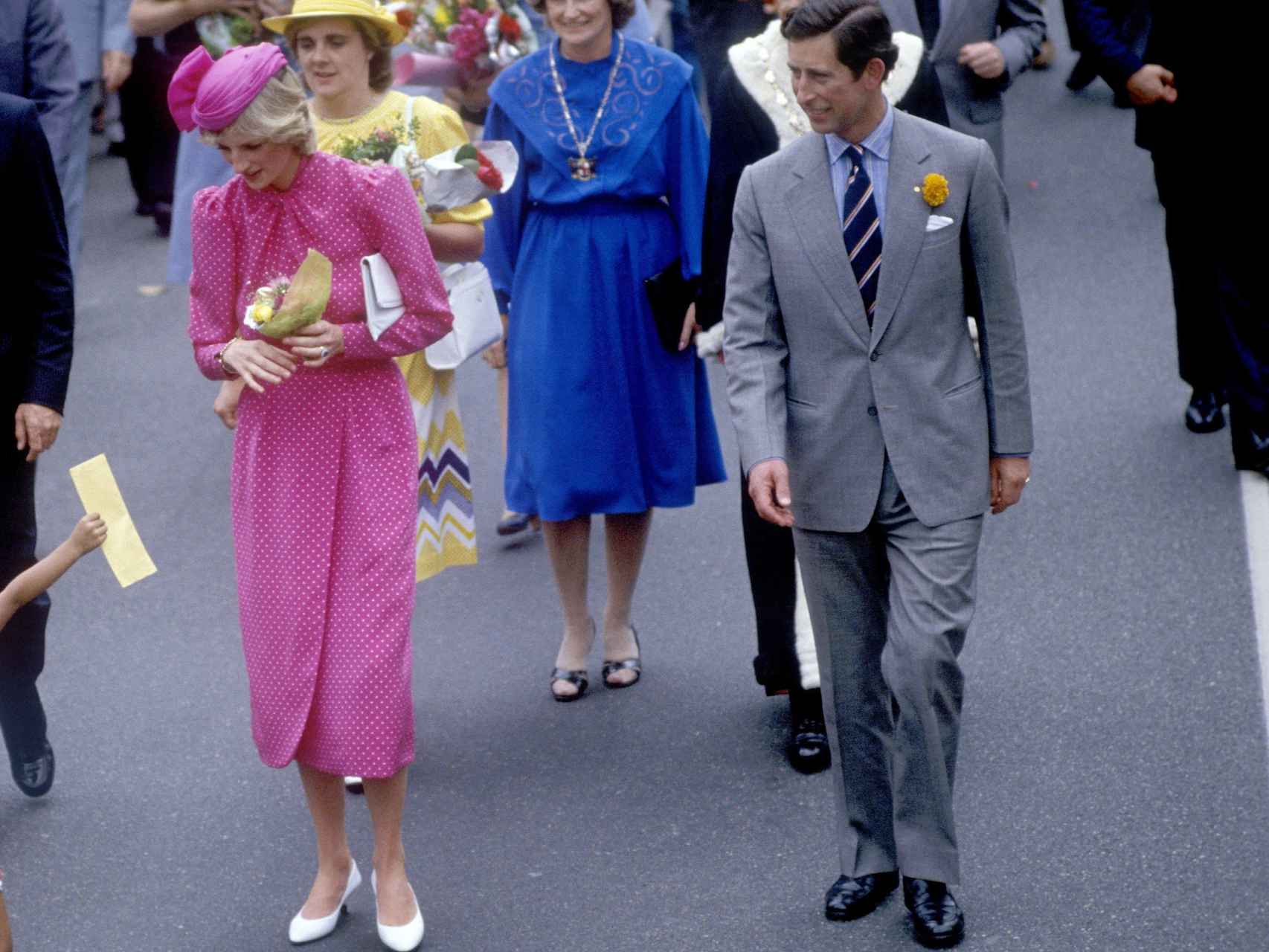 Lady Di con su icónico vestido rosa con lunares, en Australia a finales de los 80.
