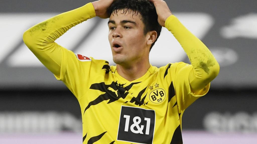 Giovanni Reyna, durante un partido con el Borussia Dortmund