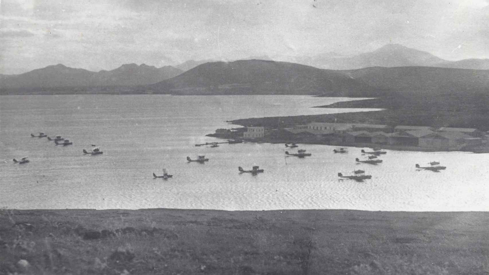 Aviones para el traslado de las tropas franquistas en Melilla.