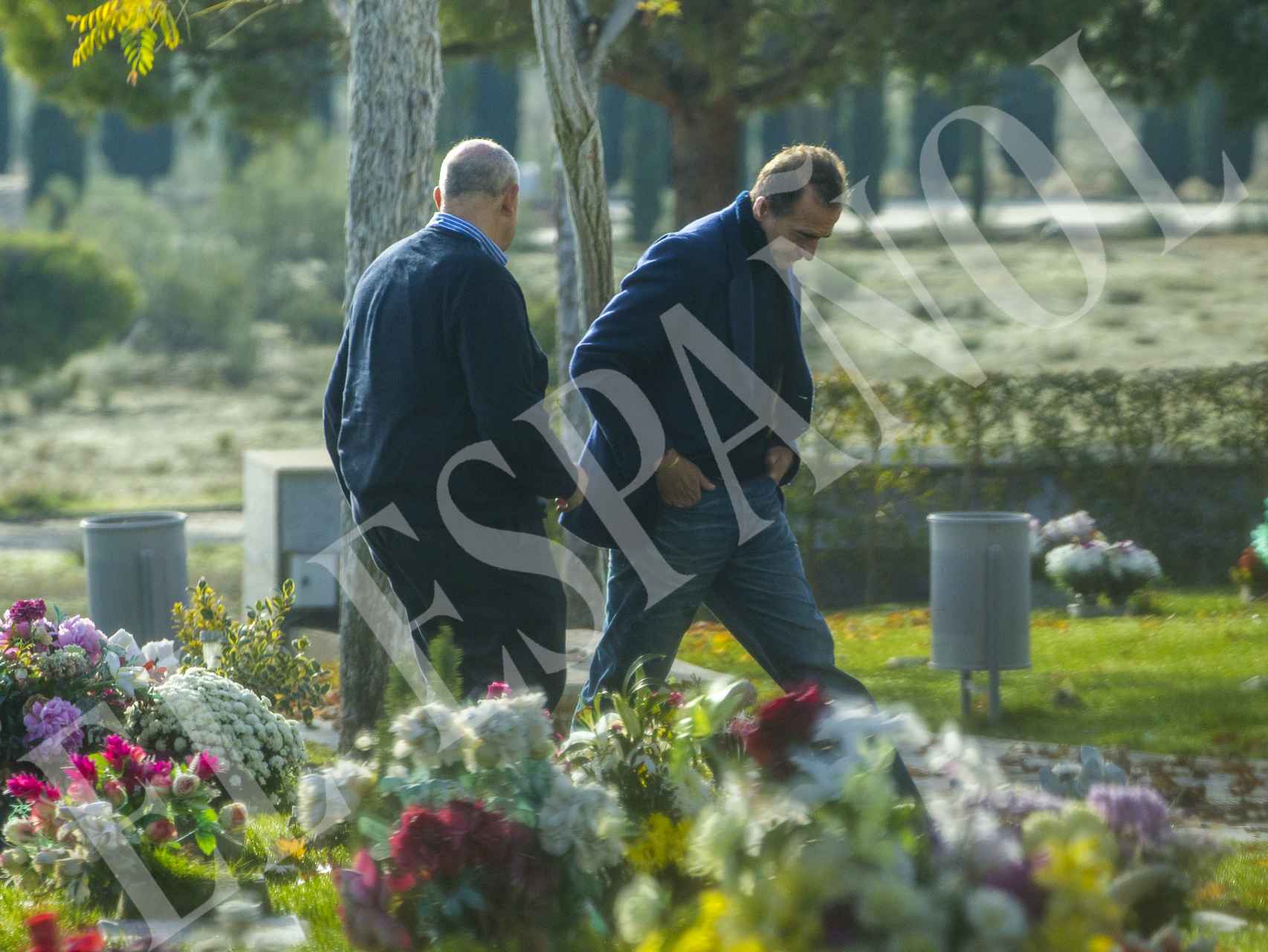 Alessandro Lequio acudió al cementerio con uno de sus amigos de mayor confianza.