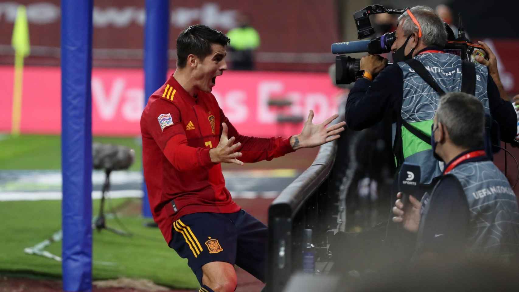 Morata celebra su gol con la Selección