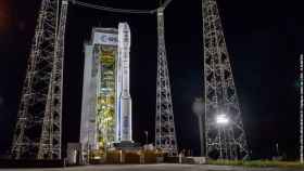 El cohete Vega con el satélite Ingenio antes del despegue