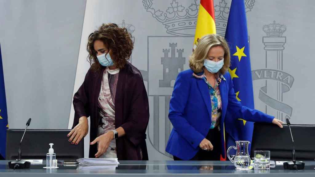María Jesús Montero y Nadia Calviño, en la rueda de prensa posterior al Consejo de Ministros.