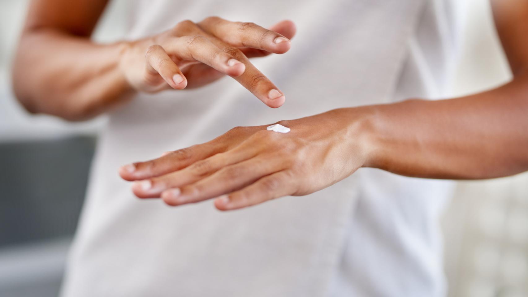 Consejos para aliviar las manos secas por el uso de gel desinfectante