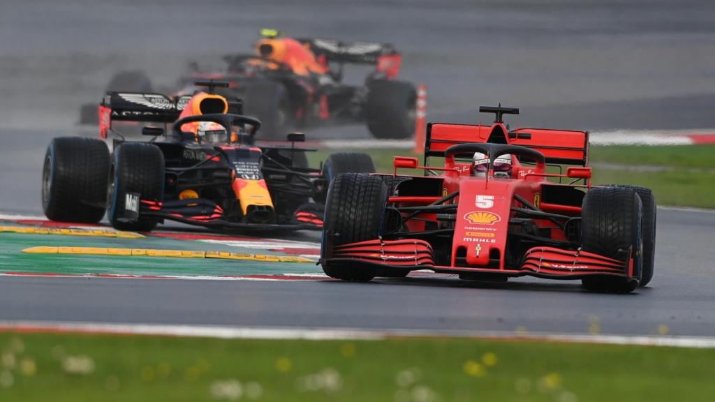 El Ferrari de Sebastian Vettel, durante el Gran Premio de Turquía de Fórmula 1 de 2020