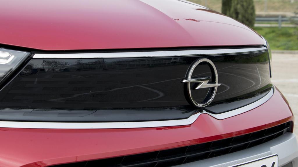 Imagen del nuevo frontal del Crossland.