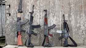 Armas incautadas a las organizaciones paramilitares en Colombia.