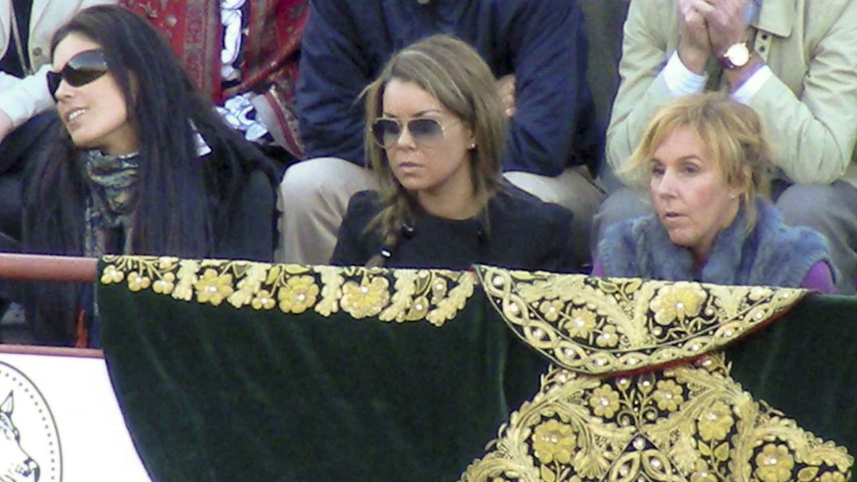 María José Campanario y Carmen Pardo en un evento taurino en el año 2011.
