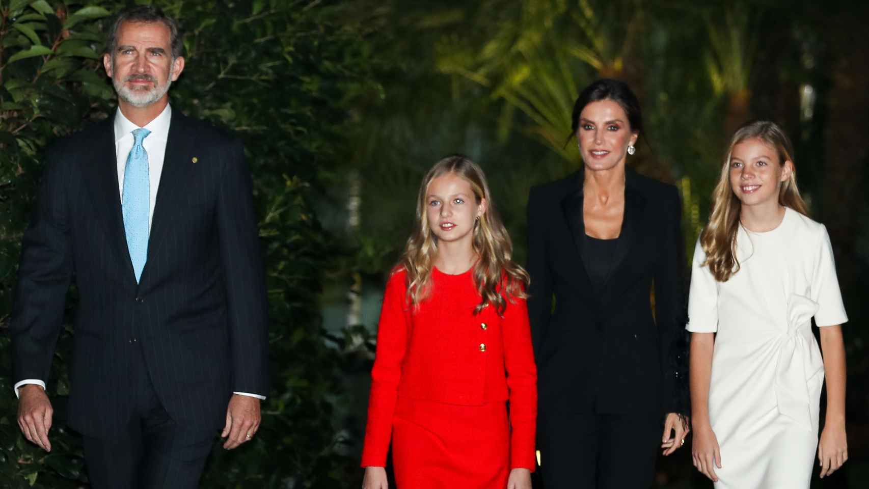 Los reyes Felipe VI y Letizia junto a sus hijas Leonor y Sofía en los Premios Princesa de Girona 2019.