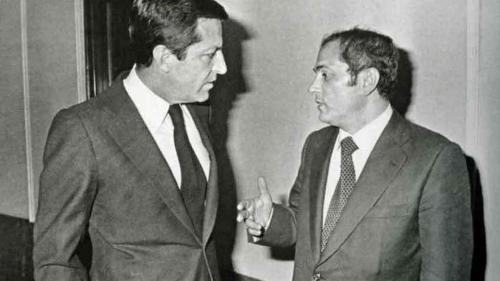Otero Novas conversa con Adolfo Suárez.