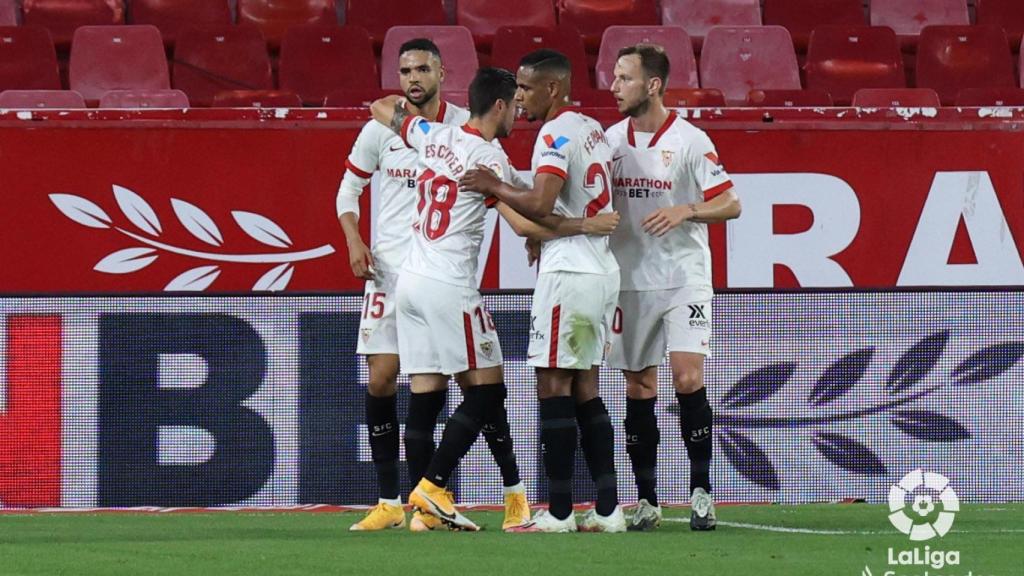Los jugadores del Sevilla celebran un gol ante el Celta
