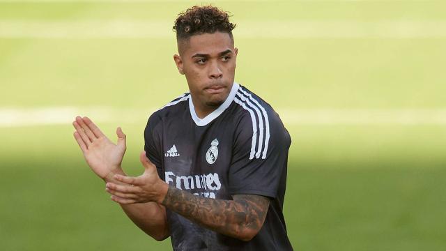 Mariano, con la camiseta negra del Real Madrid