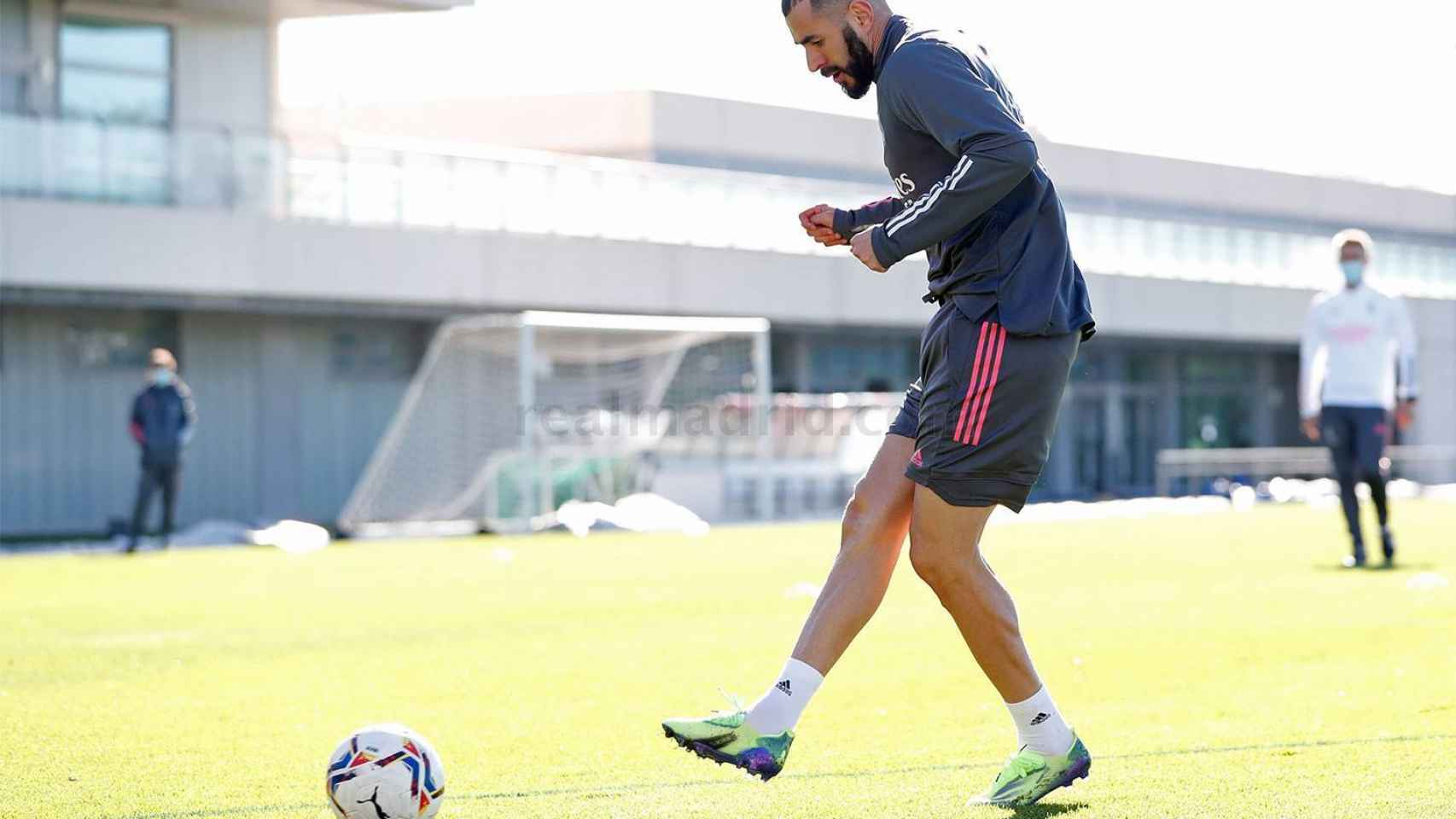 Karim Benzema, entrenando en solitario con el Real Madrid