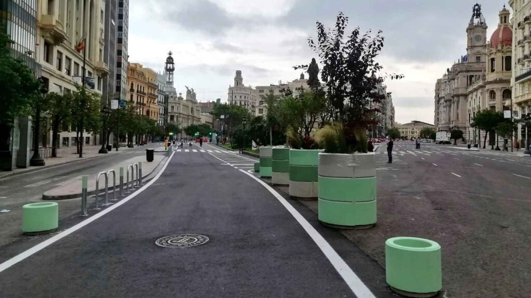 El proyecto para la peatonalización provisional de la Plaza Ayuntamiento Valencia corrió a cargo de La Paisatgeria. EE