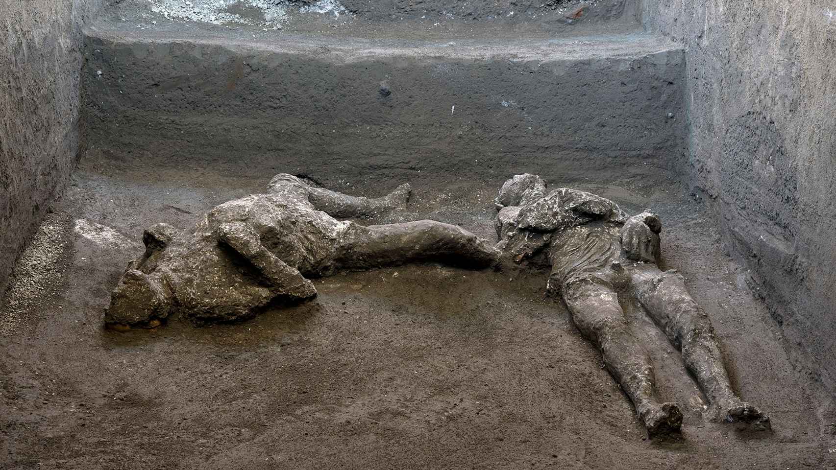Los dos nuevos cuerpos hallados en Pompeya.