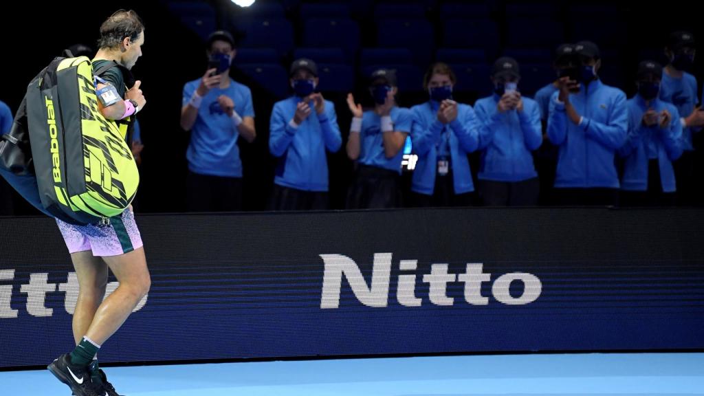 Rafa Nadal abandona la pista del O2 Arena durante las ATP Finals de 2020