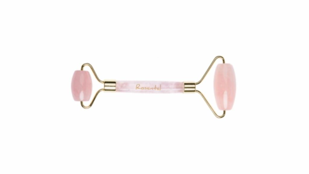 El rodillo de cuarzo rosa recupera el brillo de la piel y su elasticidad.