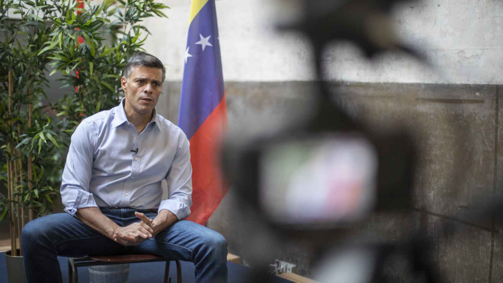Leopoldo López responde a las preguntas de EL ESPAÑOL, durante la entrevista, en Madrid.