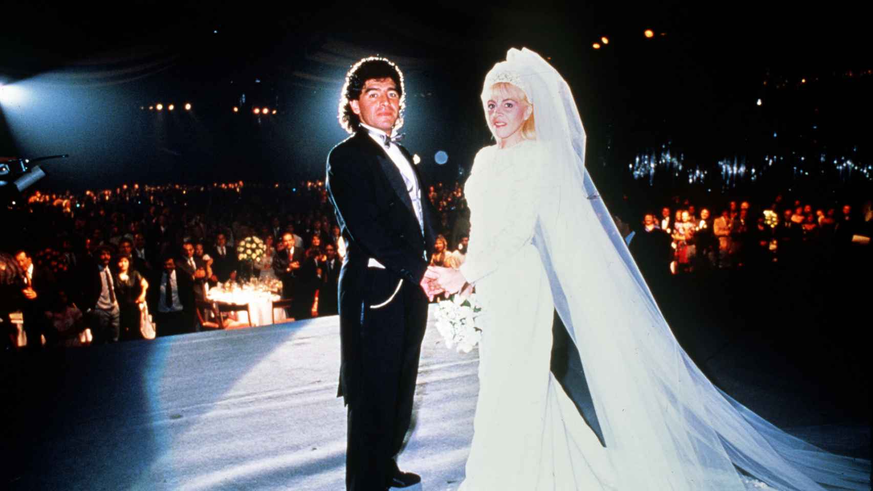 Maradona y Claudia Villafranca el día de su boda.