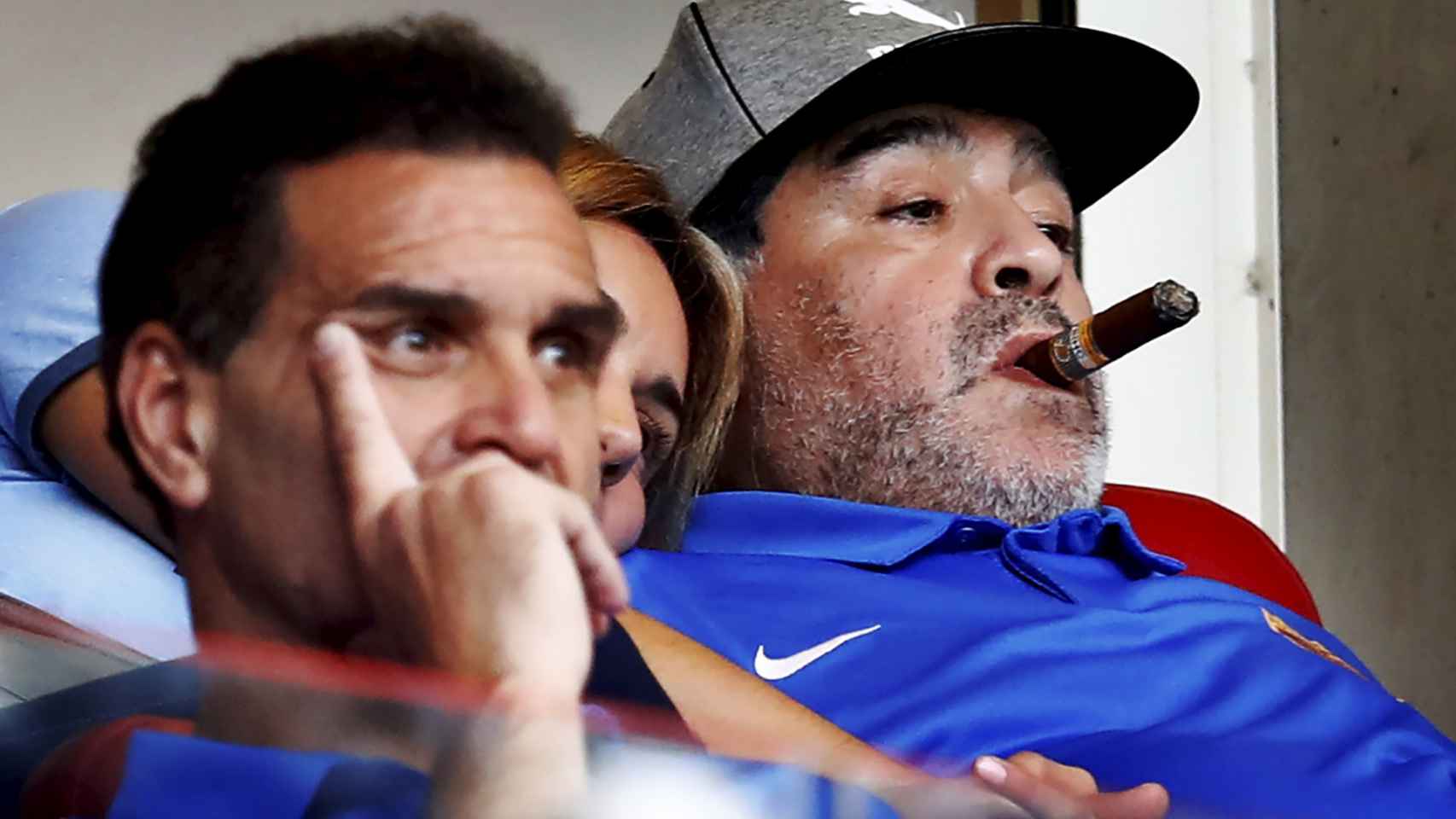 Maradona, en un partido de la liga holandesa.