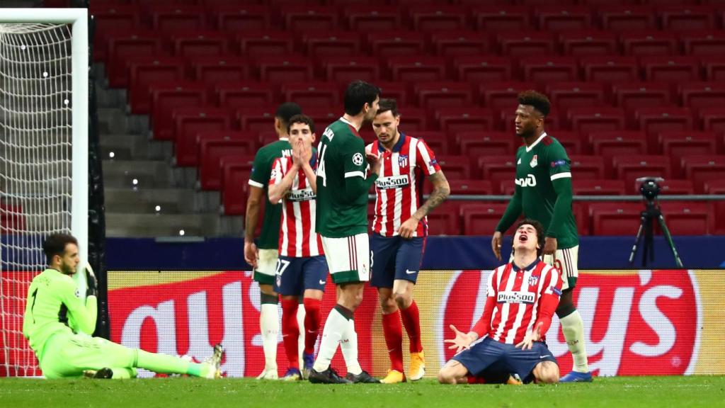 El Atlético perdona una ocasión ante el Lokomotiv
