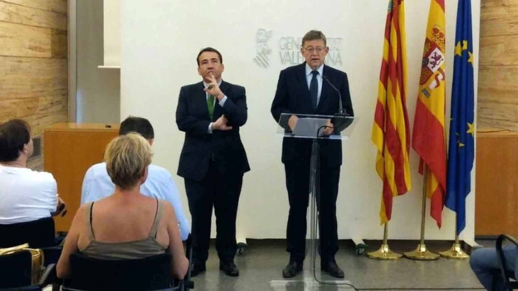 Manuel Illueca, director general del IVF, y Ximo Puig, presidente de la Comunidad Valenciana.
