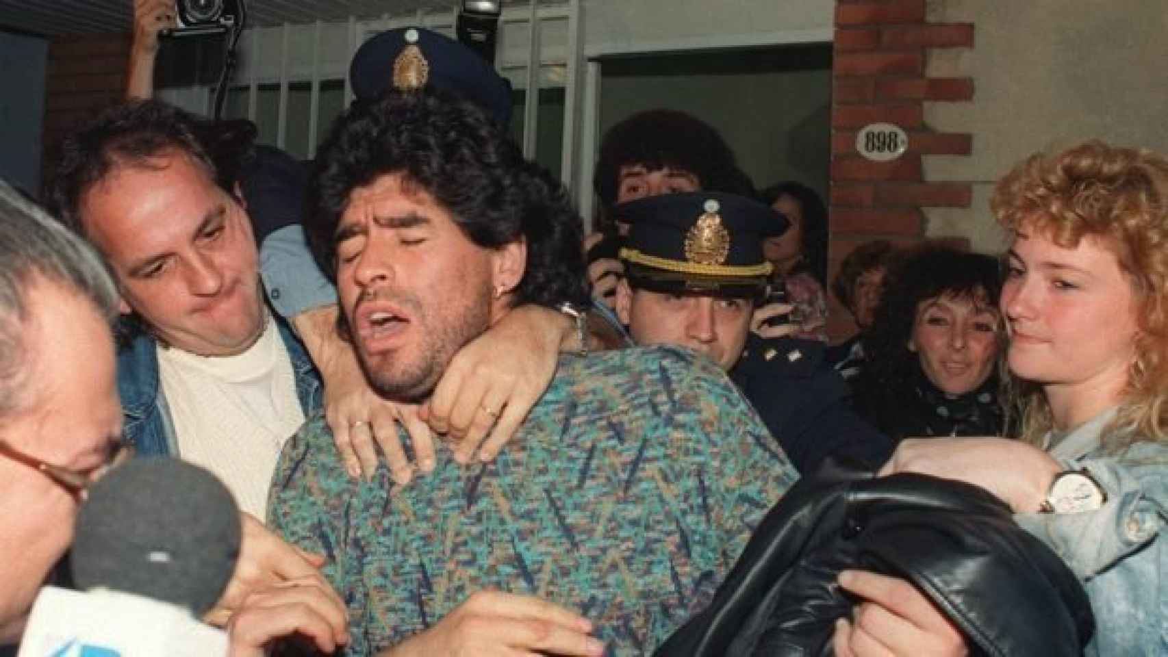 Maradona, detenido por posesión de drogas