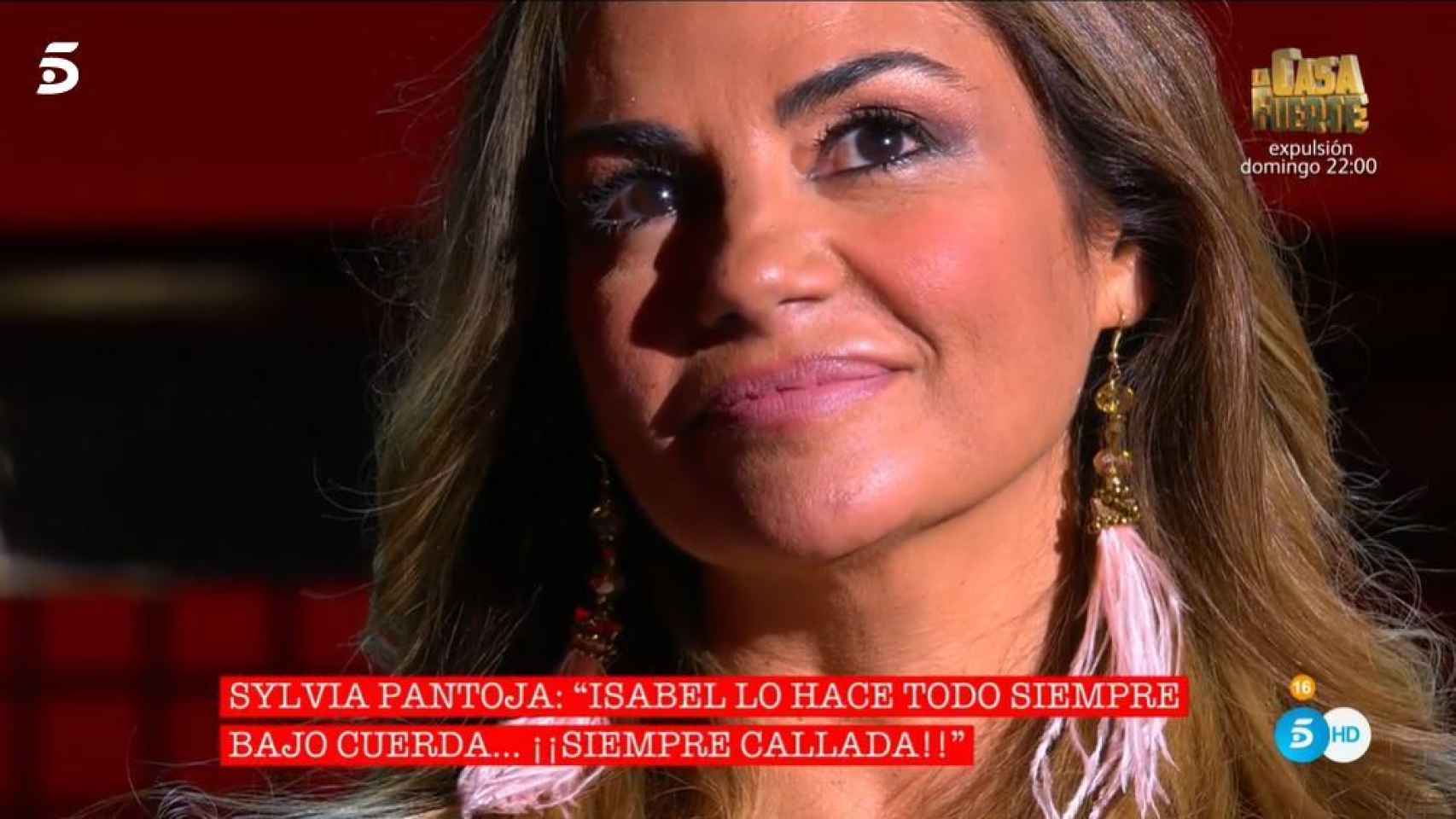 Sylvia Pantoja en el plató de 'Cantora: la herencia envenenada 3'.