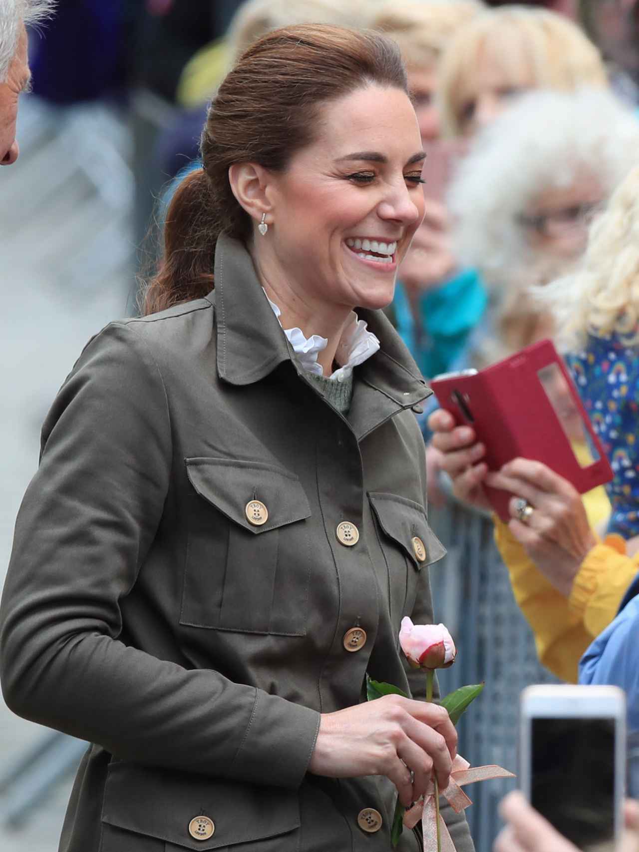 Kate Middleton luciendo una chaqueta de Barbour.