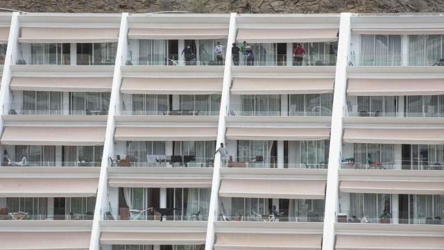 Inmigrantes en el hotel Holiday Inn Puerto Calma.