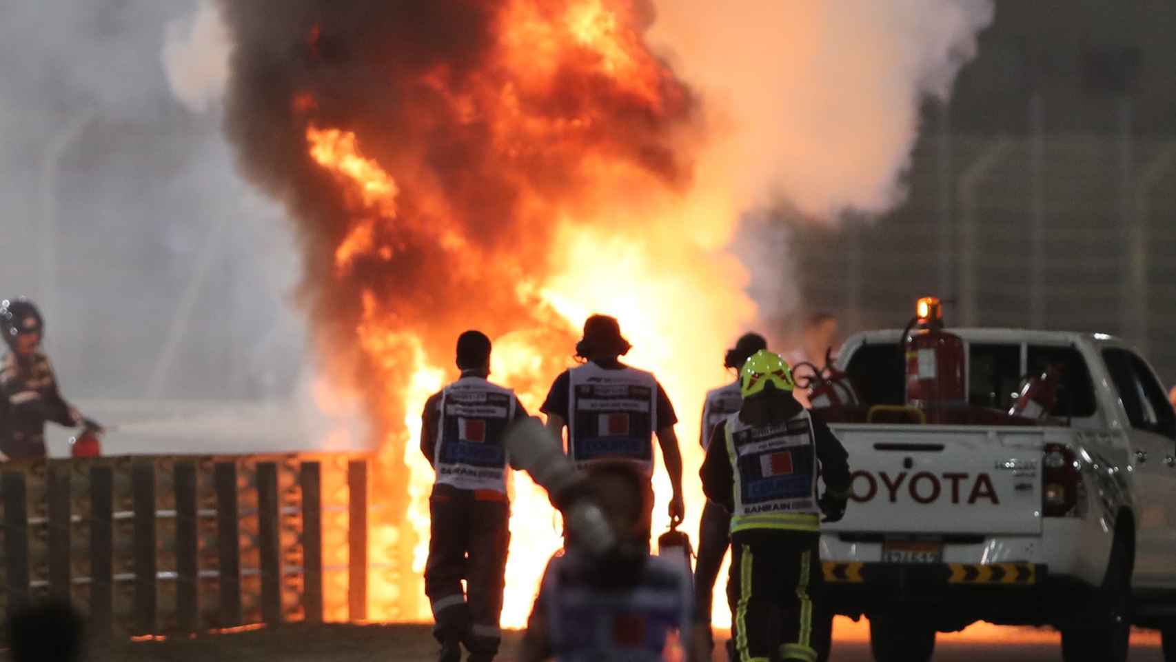 Así fue el espectacular incendio tras el accidente de Romain Grosjean en el GP de Bahrein