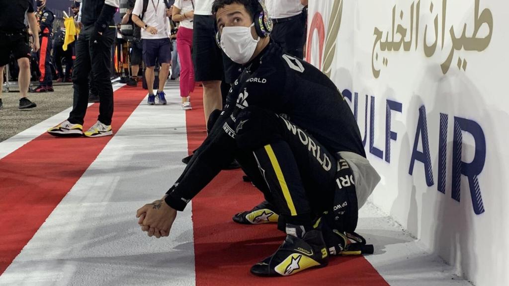 Ricciardo antes de la salida en el GP de Bahréin