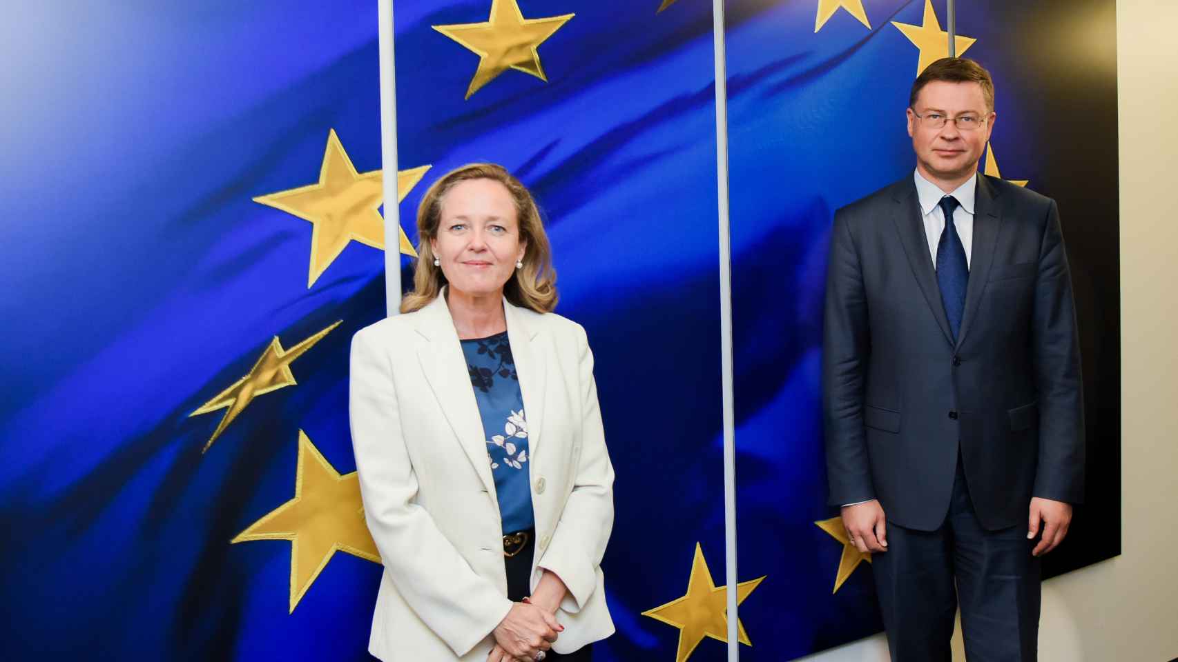 La vicepresidenta Nadia Calviño y el vicepresidente económico de la Comisión, Valdis Dombrovskis, durante su última reunión en Bruselas