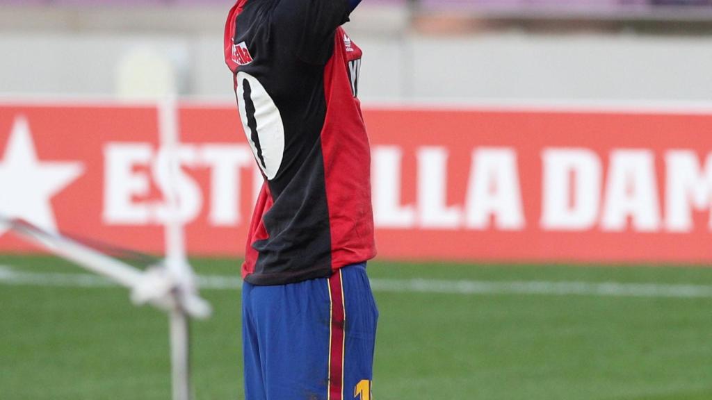 El homenaje de Leo Messi a Diego Armando Maradona con la camiseta '10' de Newell's
