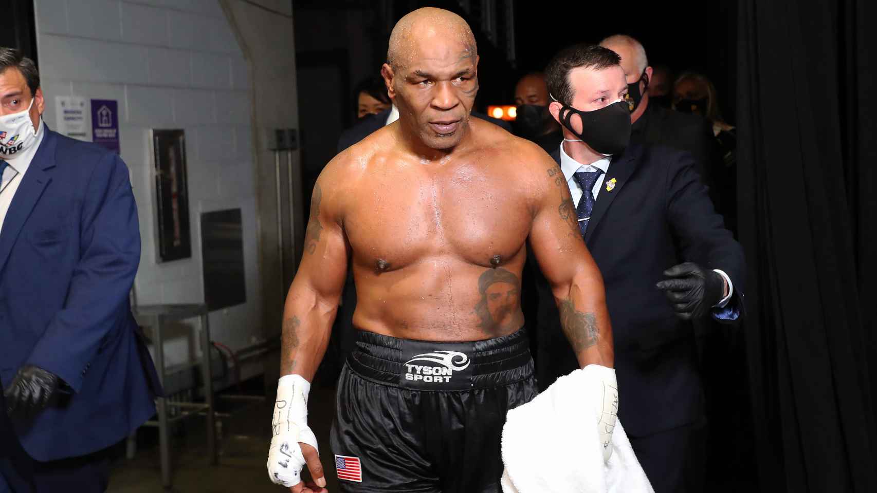 El boxeador estadounidense Mike Tyson, en su vuelta al ring