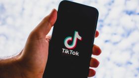 La app de TikTok en un móvil.
