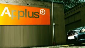 Un rótulo de Applus en una de sus instalaciones.