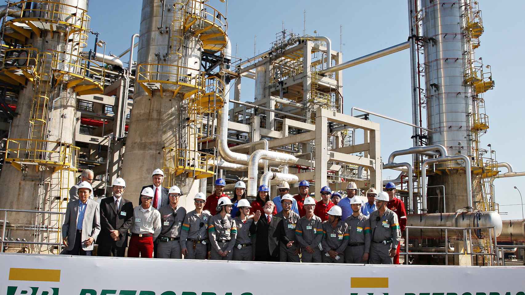 Petrobras prevé desinversiones por casi 30.000 millones de euros hasta 2025