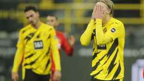 Haaland se lamenta durante un partido del Borussia Dortmund