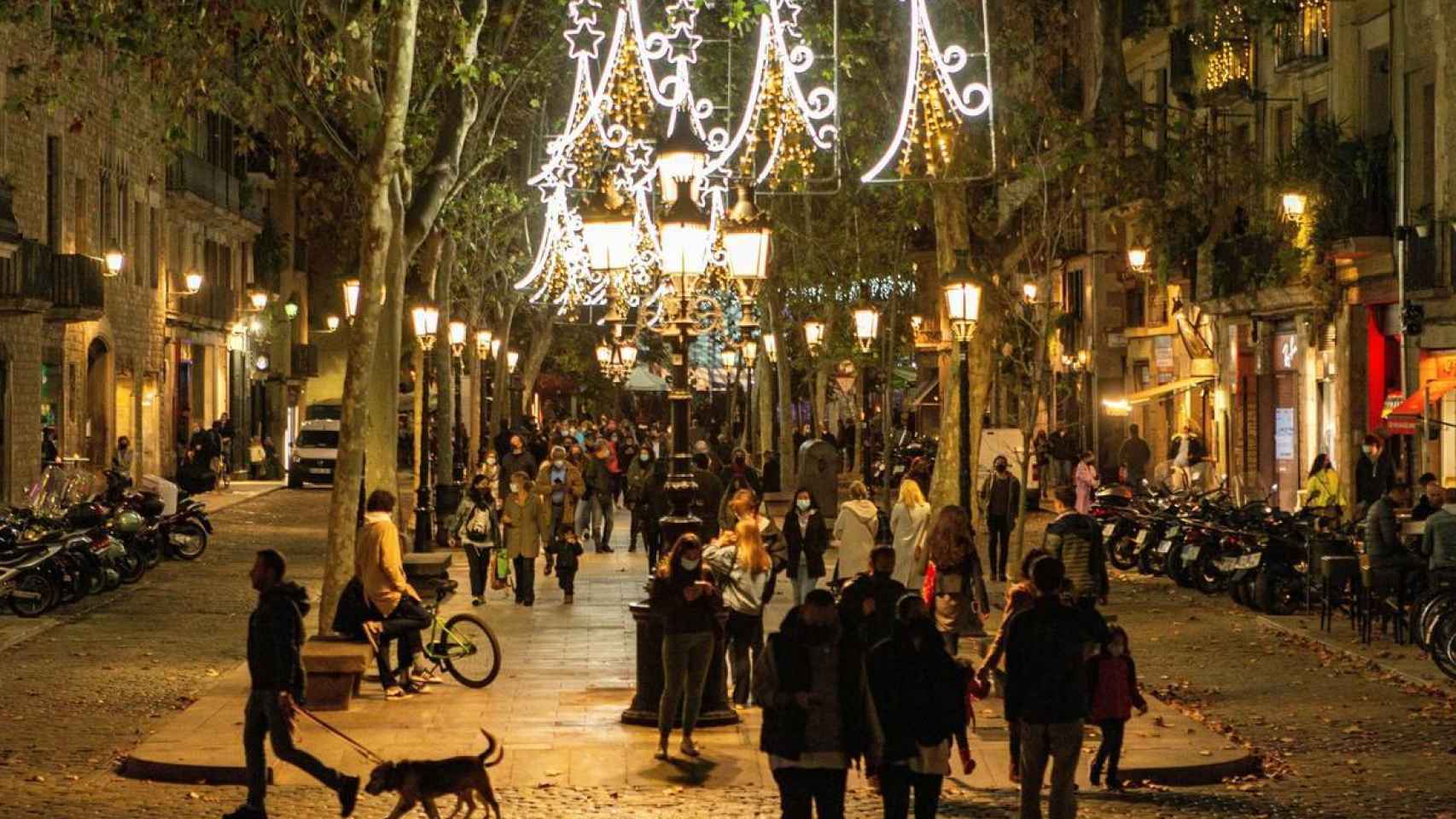 Una calle de Barcelona en Navidad. Efe