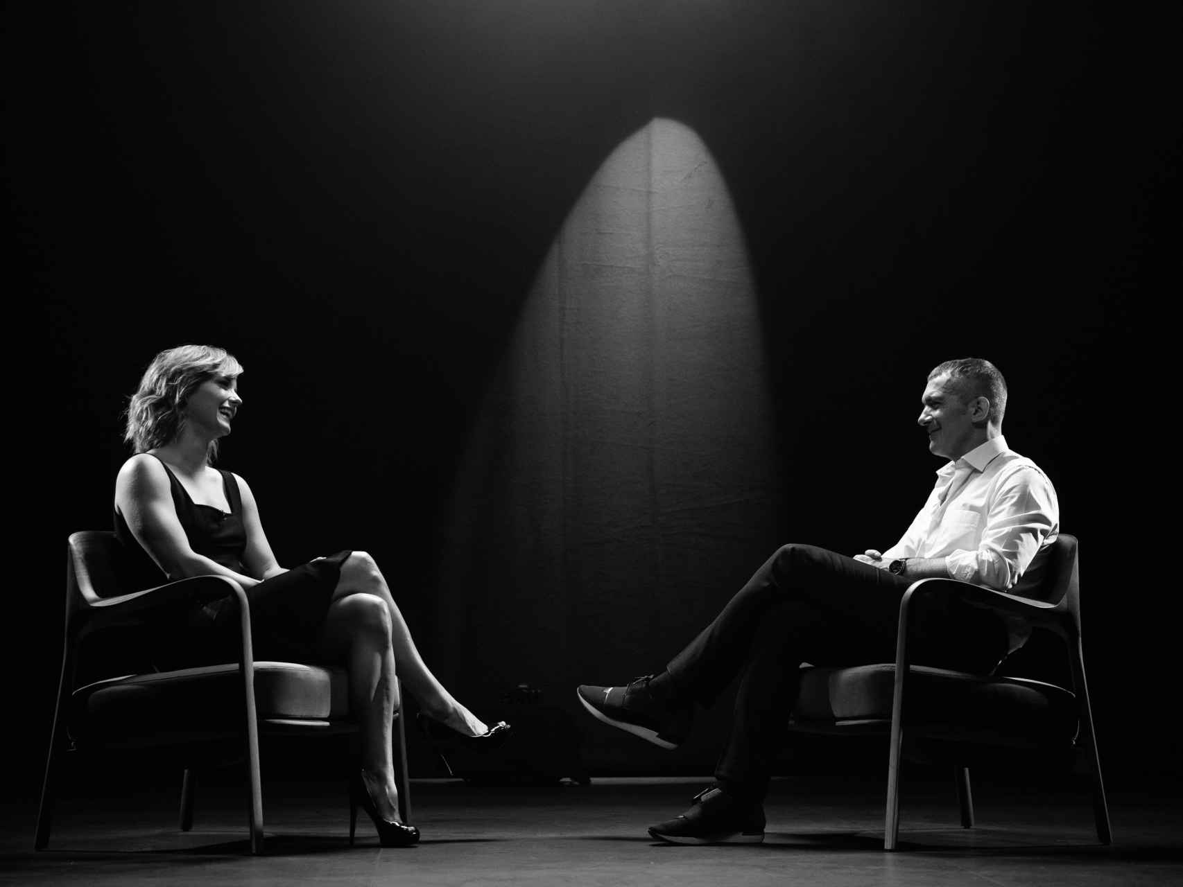 María Casado y Antonio Banderas durante su entrevista en 'Escena en blanco y negro'.