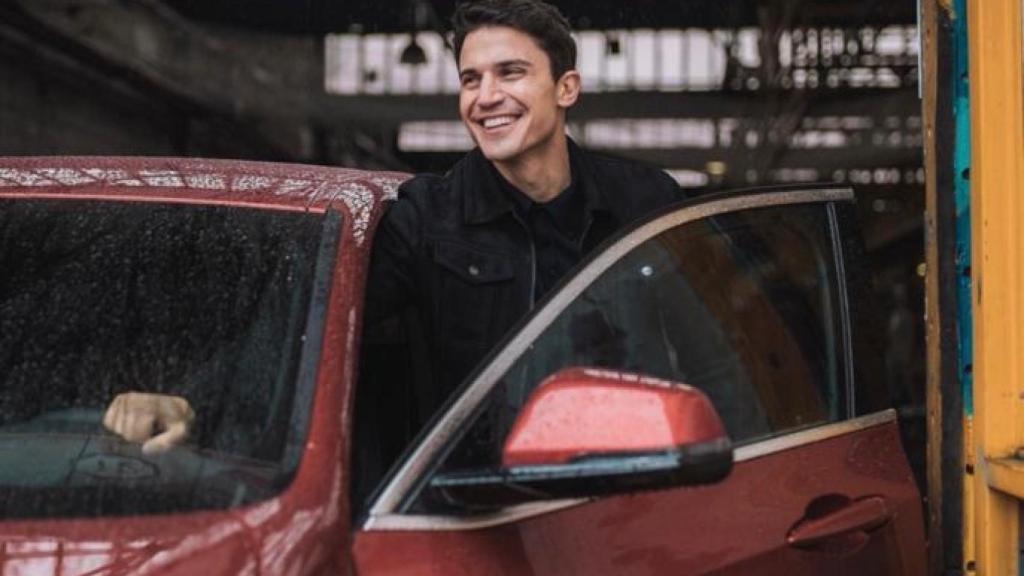 Álex González es un apasionado de los coches y del motor.